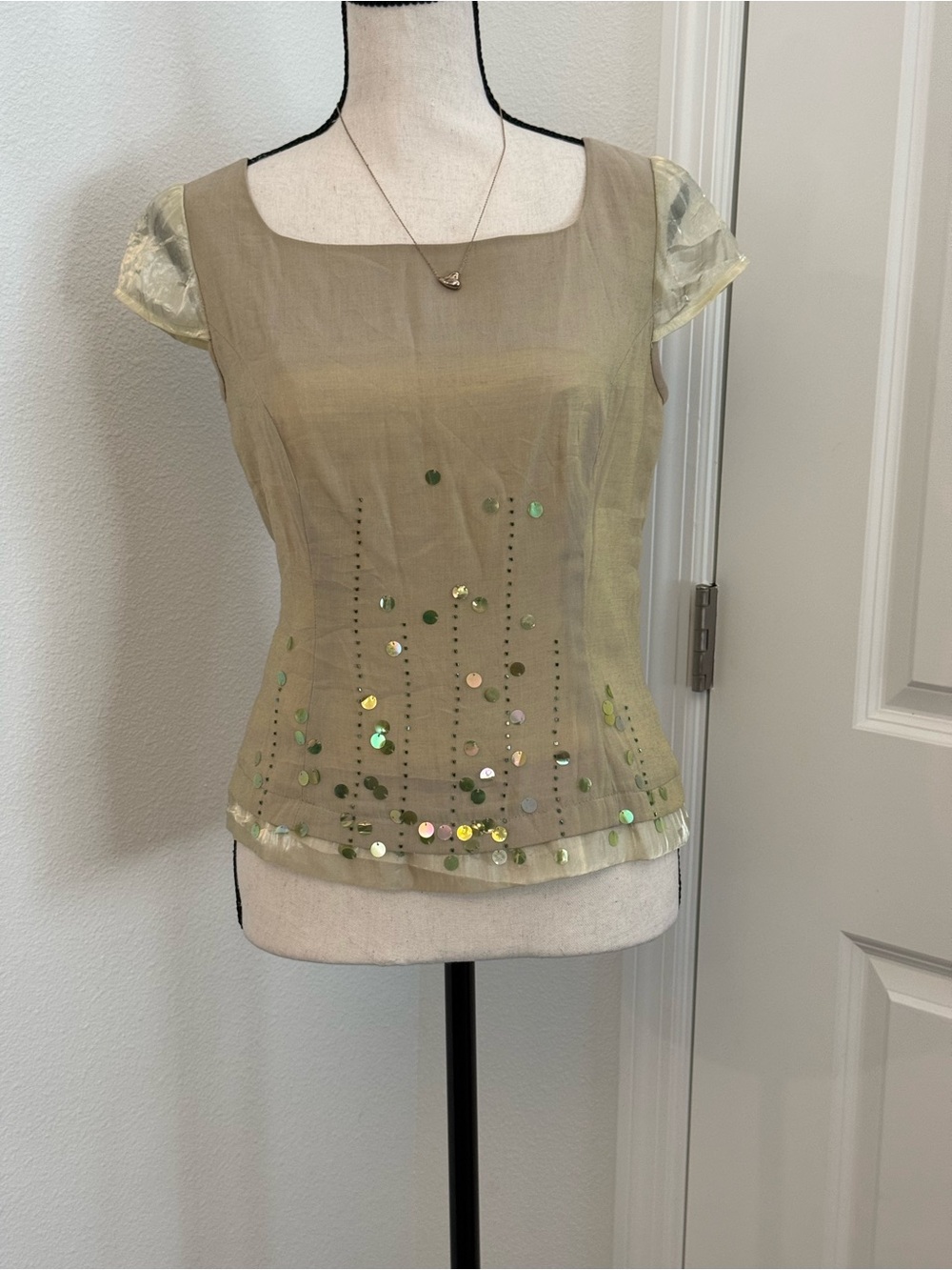 Sequined Short-Sleeve Women's Blouse in Light Olive